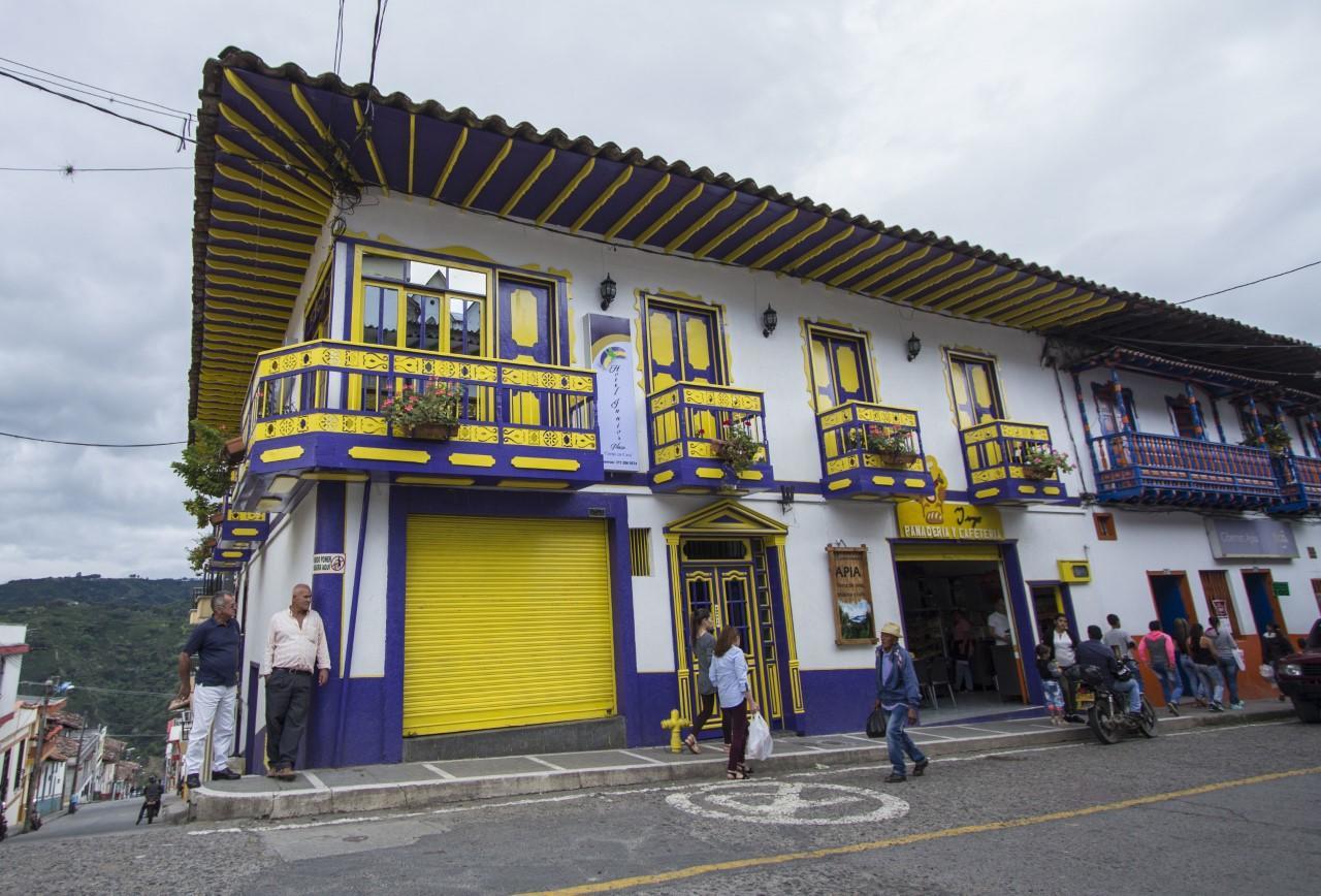 Hotel Junior Plaza Apía Exteriör bild